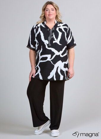 B-2520 White Lines Black Ground U02001
