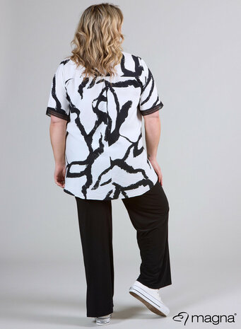 B-2520 White Lines Black Ground U02002