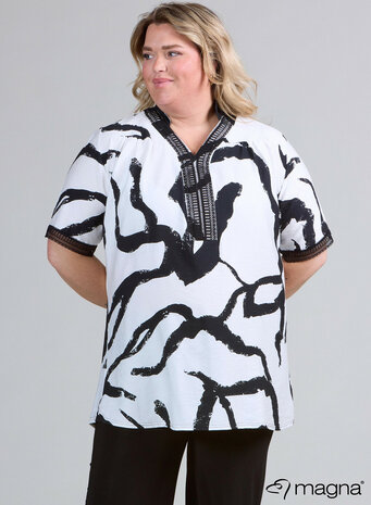 B-2520 White Lines Black Ground U02002